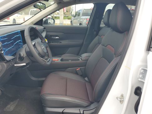 New 2026 Nissan Kicks SR w/ Cold Weather Package FWD image 10