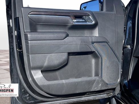 Used 2025 GMC Sierra 1500 SLT image 23