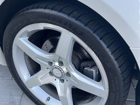 Used 2013 Mercedes-Benz SL 550 image 31