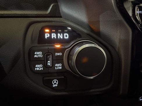 Used 2025 RAM 1500 Big Horn AWD/4WD image 31