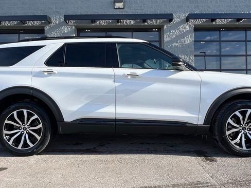 Used 2020 Ford Explorer ST w/ Premium Technology Package image 2