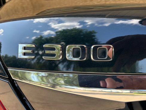 Used 2017 Mercedes-Benz E 300 image 10