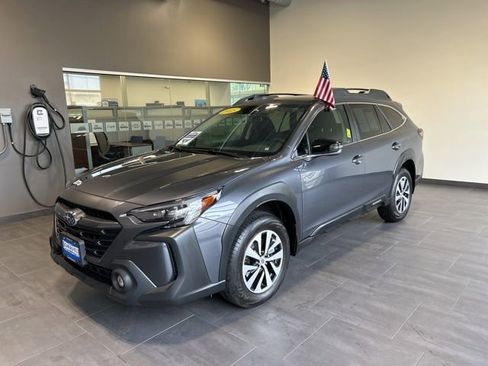 Used 2025 Subaru Outback Premium AWD/4WD image 19