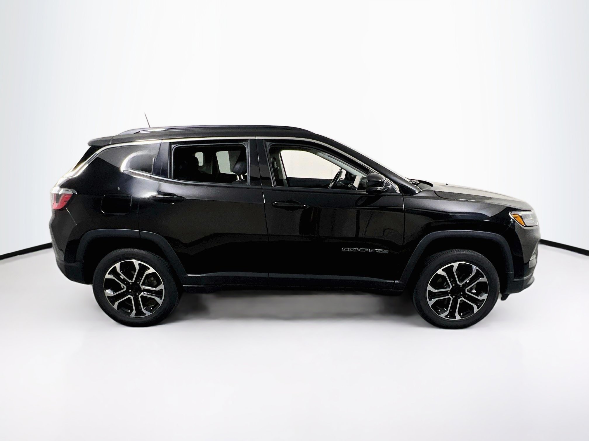 Used 2022 Jeep Compass Limited AWD/4WD image 4