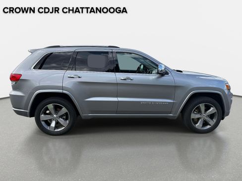 Used 2015 Jeep Grand Cherokee Overland w/ Advanced Technology Group AWD/4WD image 6