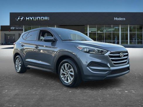 Used 2018 Hyundai Tucson SE AWD/4WD image 3