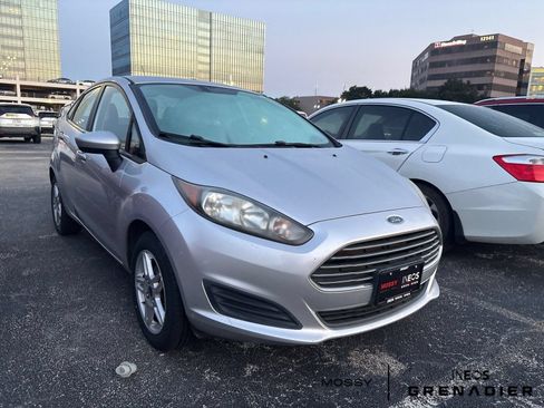 Used 2019 Ford Fiesta SE FWD image 1
