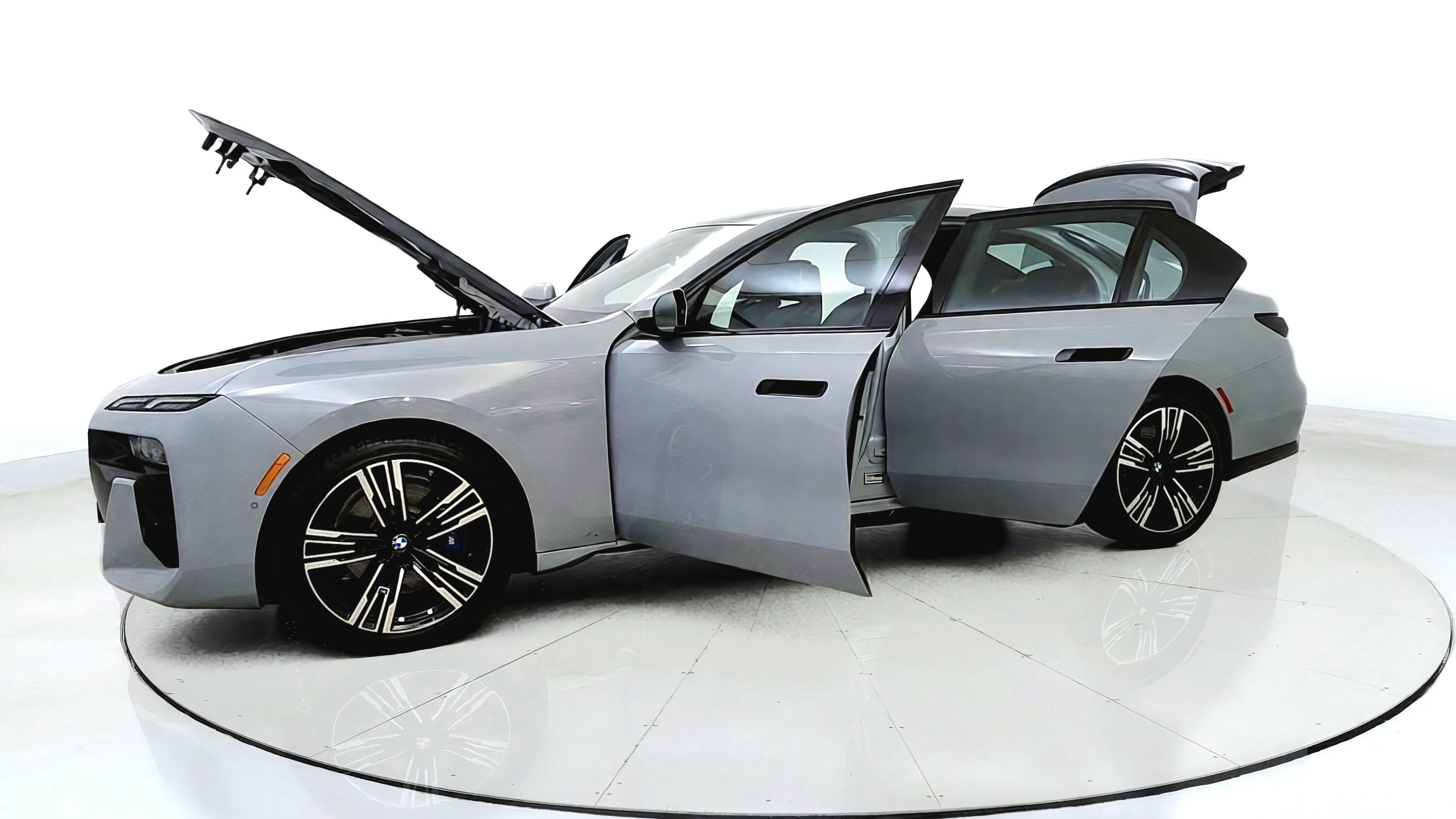 Used 2023 BMW i7 xDrive60 w/ Parking Assistance Package AWD/4WD image 11