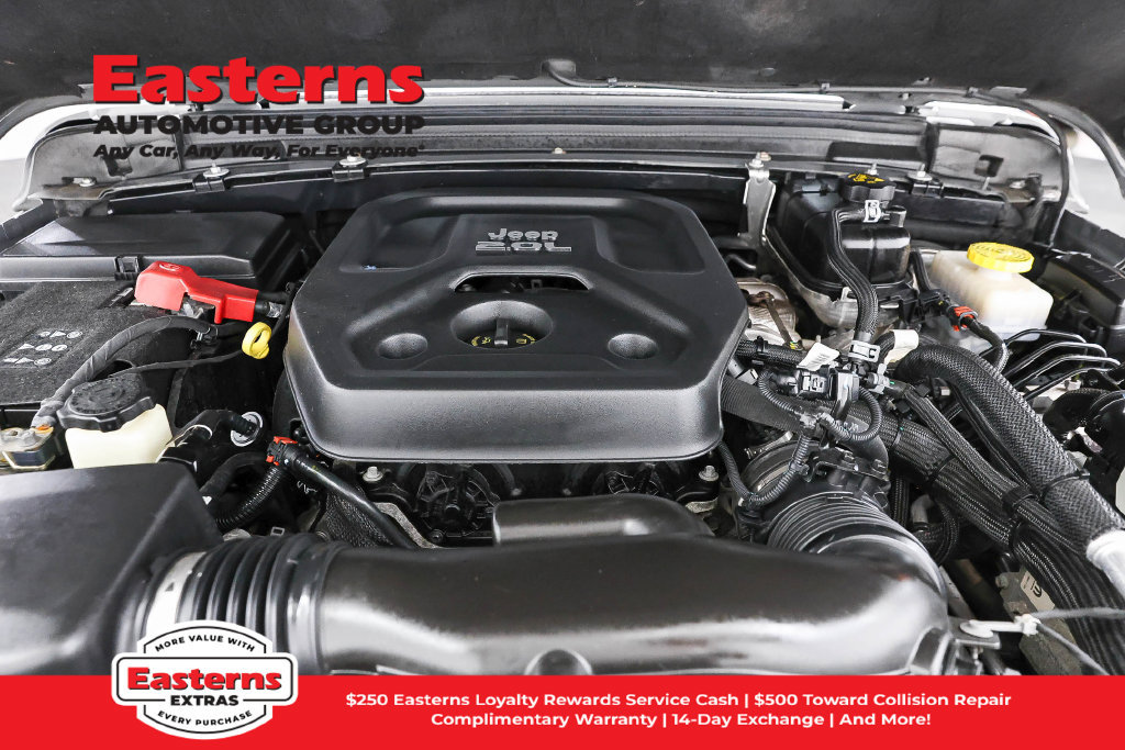 Used 2018 Jeep Wrangler Unlimited Sahara AWD/4WD image 8