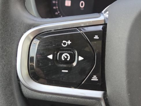 Used 2023 Volvo XC60 B5 Plus AWD/4WD image 9