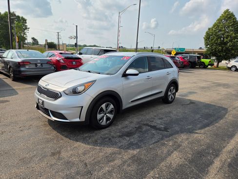 Used 2019 Kia Niro LX FWD image 3