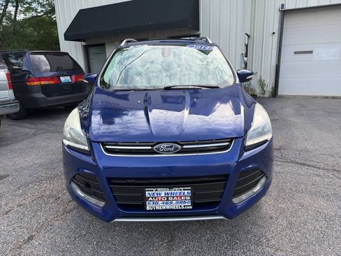 Used 2014 Ford Escape Titanium w/ Equipment Group 401A AWD/4WD image 2