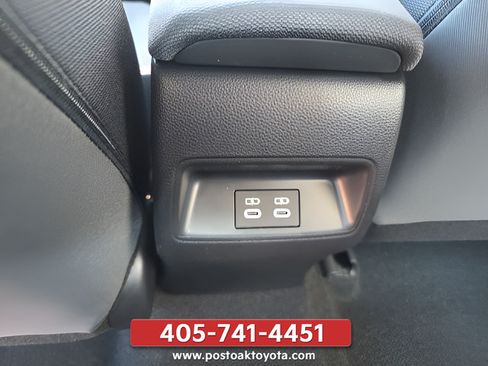 Used 2025 Toyota Corolla LE FWD image 24