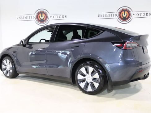 Used 2022 Tesla Model Y Long Range AWD/4WD image 3