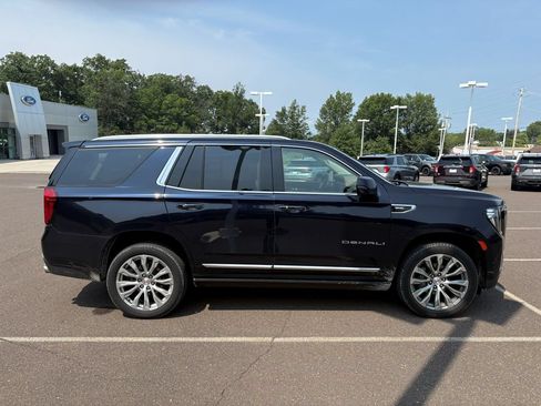 Used 2023 GMC Yukon Denali AWD/4WD image 3