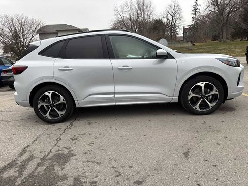 Used 2025 Ford Escape ST-Line Elite w/ Premium Technology Package image 5