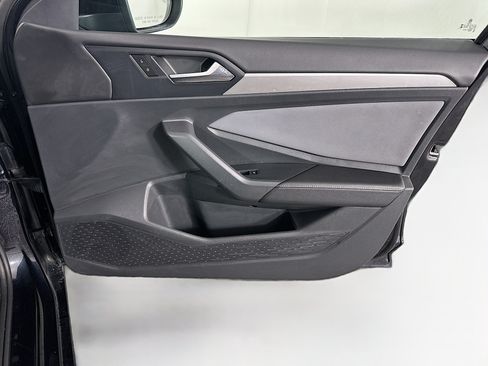 Used 2025 Volkswagen Jetta SE FWD image 30