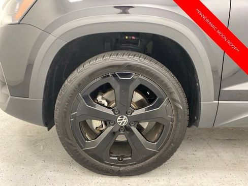 Used 2025 Volkswagen Taos SEL w/ Black Wheel Plus Package AWD/4WD image 9