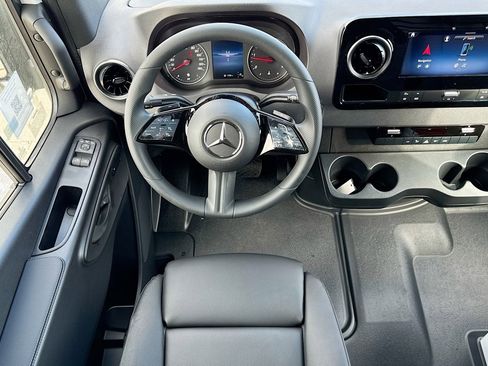 New 2026 Mercedes-Benz Sprinter 2500 image 19
