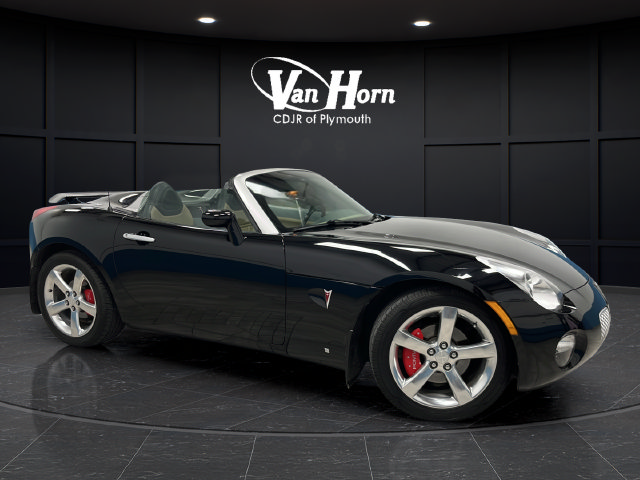 Used 2006 Pontiac Solstice Convertible w/ Premium Package RWD image 1
