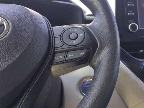 Used 2020 Toyota Corolla LE FWD image 17