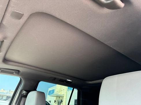 Used 2023 Chevrolet Tahoe Z71 w/ Luxury Package AWD/4WD image 13