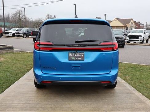 New 2026 Chrysler Pacifica Select w/ S Appearance Package FWD image 32