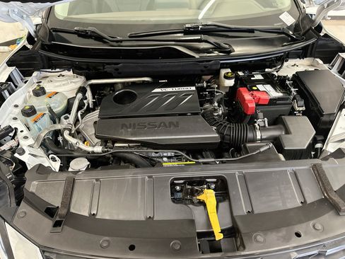Used 2023 Nissan Rogue SV AWD/4WD image 33