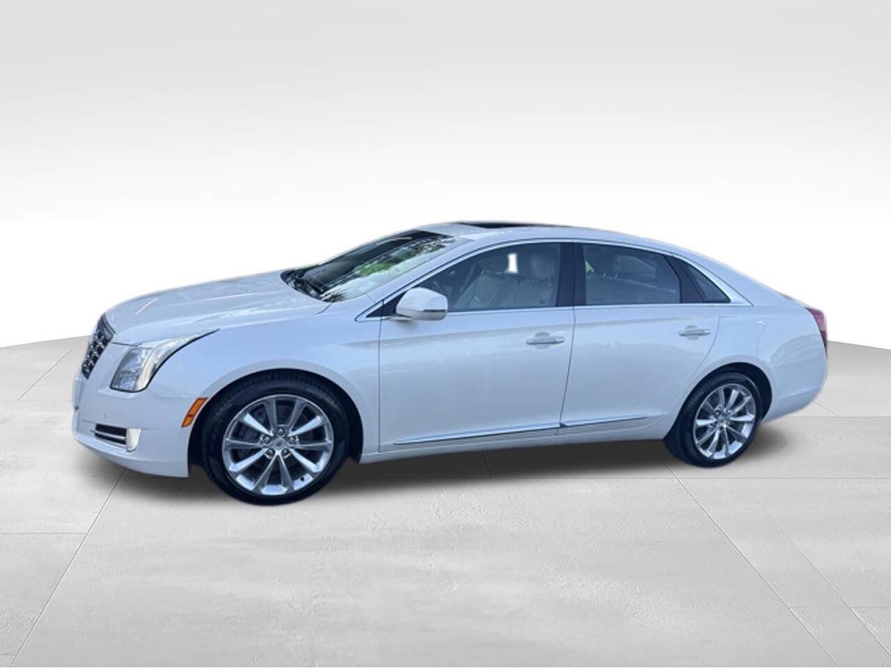 Used 2013 Cadillac XTS Premium AWD/4WD image 2