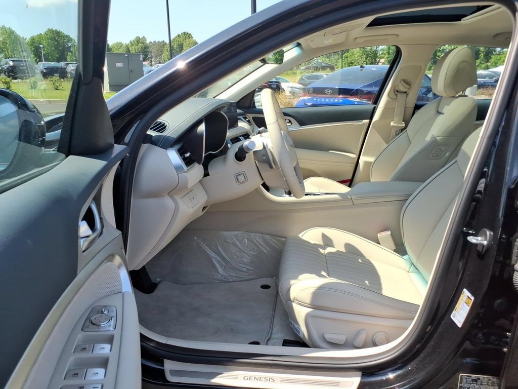 Used 2026 Genesis G70 2.5T Prestige RWD image 16