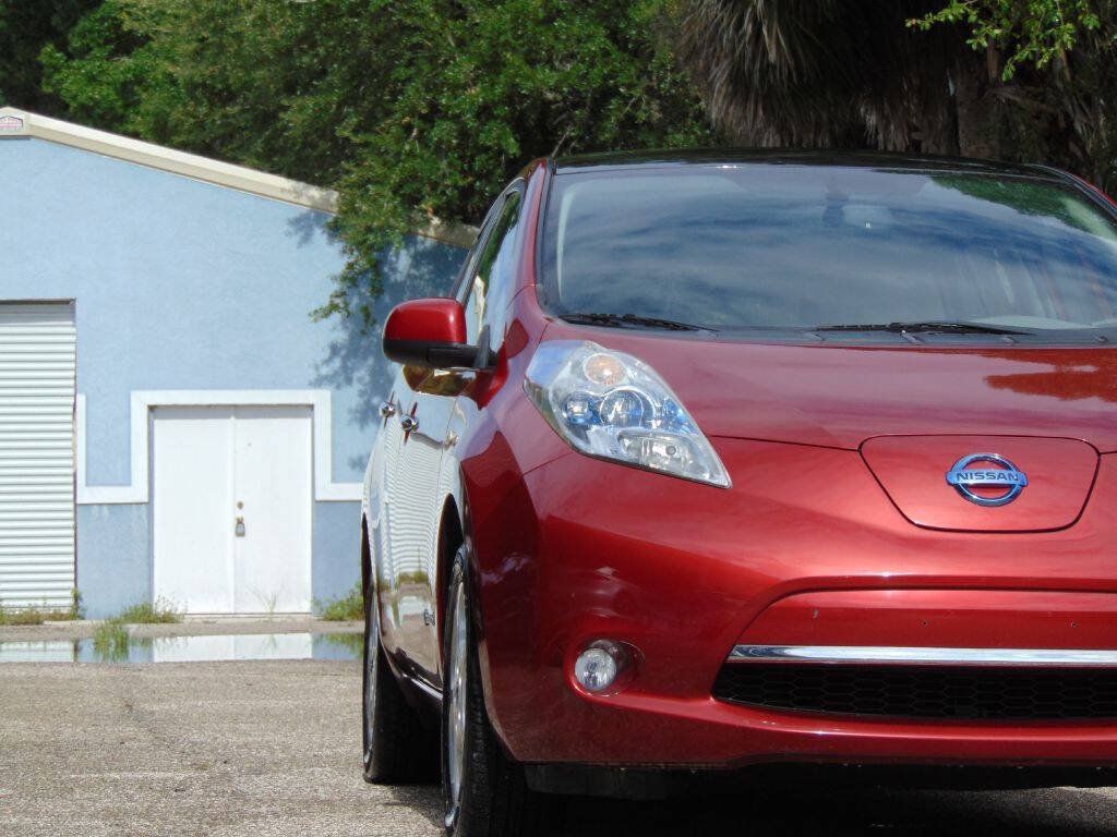 Used 2012 Nissan Leaf SL FWD image 24