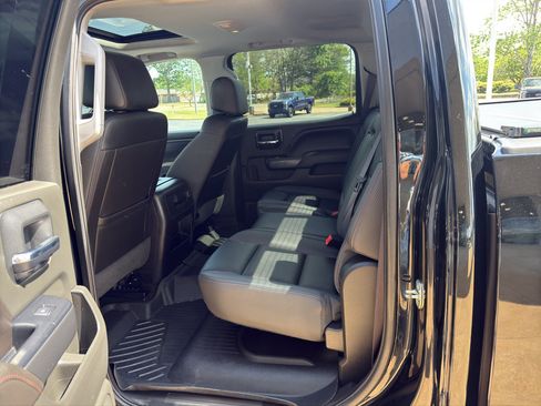 Used 2017 GMC Sierra 1500 SLT AWD/4WD image 9