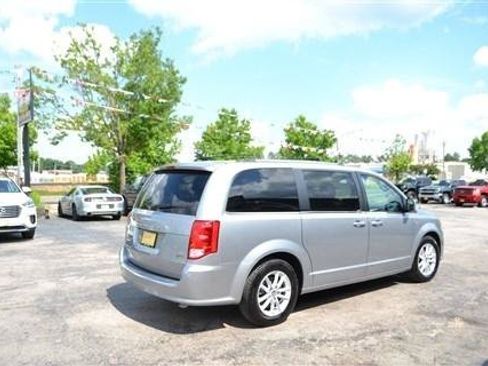 Used 2019 Dodge Grand Caravan SXT FWD image 6