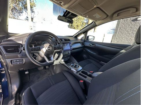 Used 2025 Nissan Leaf S image 13