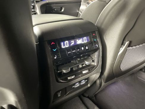 Used 2024 Jeep Grand Cherokee L Summit w/ High Altitude Package image 21