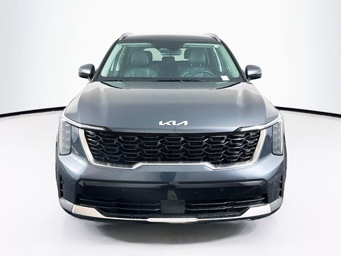 Used 2024 Kia Sorento S image 2