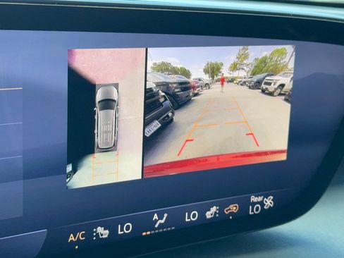 Used 2025 Buick Enclave Sport Touring w/ Power Package FWD image 24