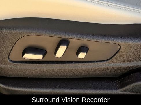 Used 2025 Cadillac XT6 Sport w/ Technology Package image 28