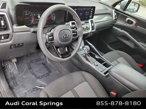 Used 2021 Kia Sorento LX image 10