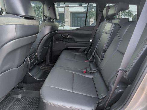 Used 2025 Lexus GX 550 AWD/4WD image 25