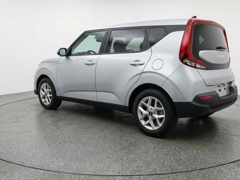 Used 2025 Kia Soul LX w/ LX Technology Package FWD image 6