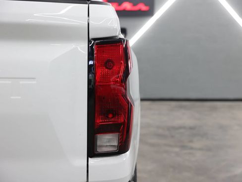 Used 2024 Chevrolet Colorado W/T RWD image 21