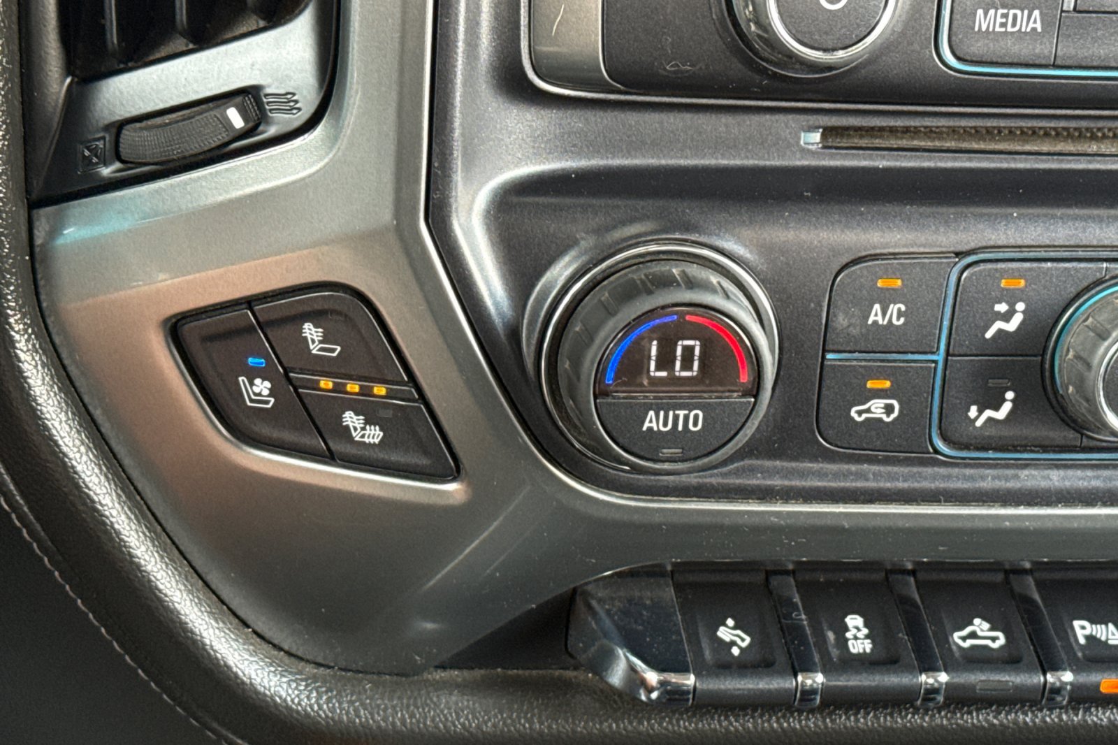 Used 2016 Chevrolet Silverado 2500 LTZ w/ Duramax Plus Package AWD/4WD image 27