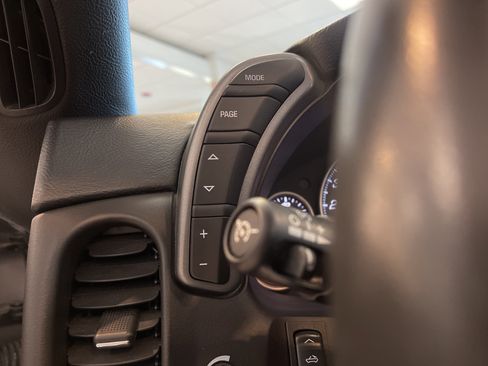 Used 2006 Chevrolet Corvette Convertible w/ Preferred Equipment Group image 19