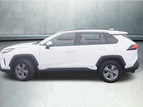 Used 2025 Toyota RAV4 XLE w/ Weather Package AWD/4WD image 16