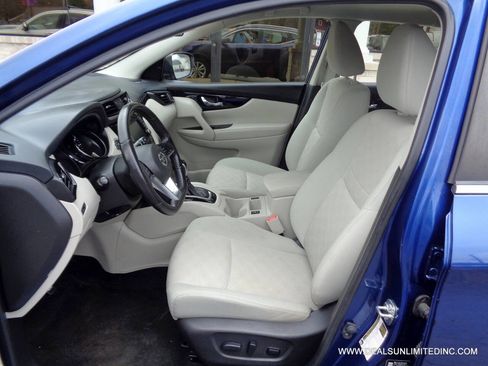 Used 2019 Nissan Rogue Sport SV w/ All-Weather Package image 9