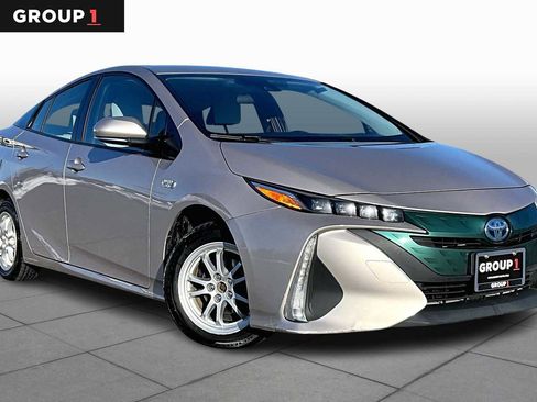 Certified 2017 Toyota Prius Prime Premium image 2