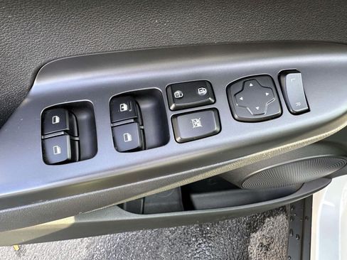 Used 2018 Hyundai Kona SE AWD/4WD image 9