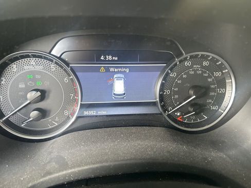 Used 2023 Nissan Armada SL w/ Cargo Package AWD/4WD image 4
