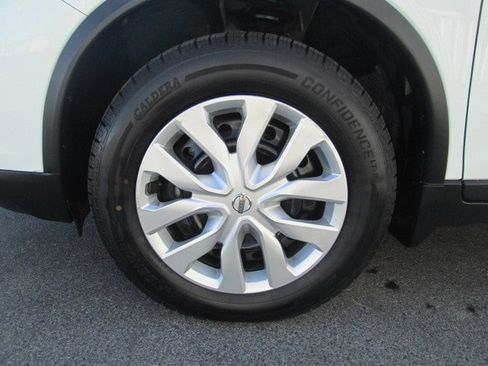 Used 2018 Nissan Rogue S image 8